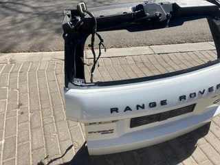 2017 RANGE ROVER EVOQUE TAILGATE SHELL FOR SALE. IN PRISTINE CONDITION