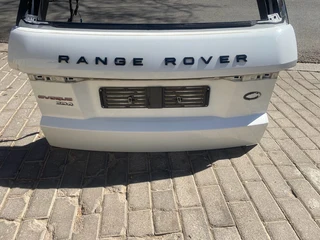 2017 RANGE ROVER EVOQUE TAILGATE SHELL FOR SALE. IN PRISTINE CONDITION