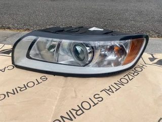 2012 Volvo S40 Headlight Left Side For Sale. In Pristine Condition