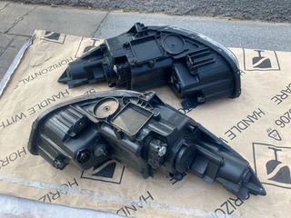 2014 HYUNDAI IX35 LED HEADLIGHTS FOR SALE. IN PRISTINE CONDITION