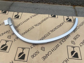 2010 Honda Cr-v Right Rear Wheel Arch Moulding For Sale. In Pristine Condition