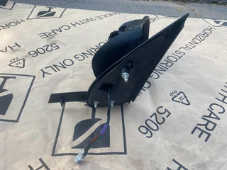 2024 SUZUKI SWIFT ELECTRONIC DOOR MIRROR RIGHT SIDE FOR SALE. IN EXCELLENT CONDITION