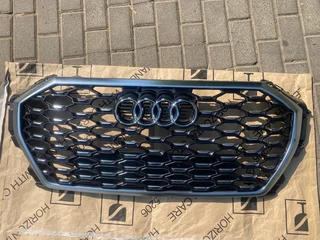2024 AUDI Q3 S-LINE RADIATOR GRILLE FOR SALE. IN EXCELLENT CONDITION