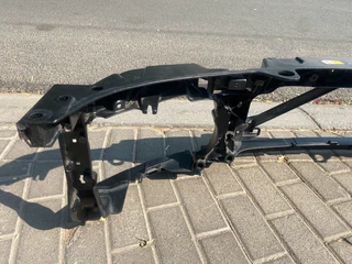 2017 LAND ROVER DISCOVERY 4 RADIATOR CRADLE FOR SALE. IN PRISTINE CONDITION