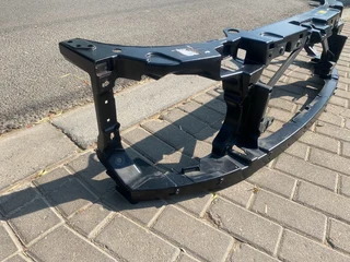 2017 LAND ROVER DISCOVERY 4 RADIATOR CRADLE FOR SALE. IN PRISTINE CONDITION