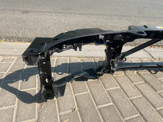 2017 LAND ROVER DISCOVERY 4 RADIATOR CRADLE FOR SALE. IN PRISTINE CONDITION