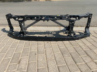 2017 LAND ROVER DISCOVERY 4 RADIATOR CRADLE FOR SALE. IN PRISTINE CONDITION