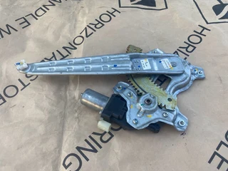 2024 SUZUKI SWIFT RIGHT REAR WINDOW MECHANISM FOR SALE. IN PRISTINE CONDITION