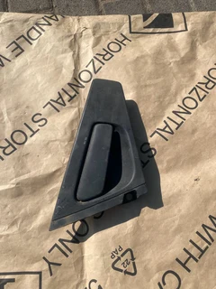 2019 Renalt Clio Left Rear Outer Door Handle For Sale. In Pristine Condition
