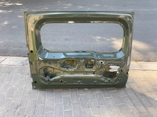 2024 SUZUKI JIMNY TAILGATE SHELL FOR SALE. IN EXCELLENT CONDITION