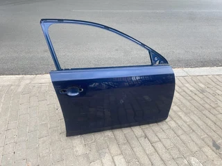 2015 Vw Jetta Right Front Door Shell For Sale. In Excellent Condition