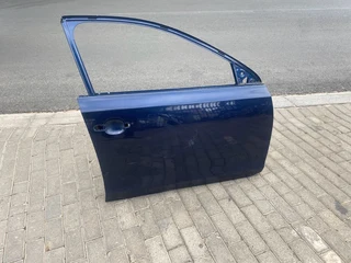 2015 VW JETTA RIGHT FRONT DOOR SHELL FOR SALE. IN EXCELLENT CONDITION