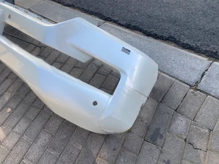 2017 TOYOTA LAND CRUISER 200 VX FRONT BUMPER FOR SALE. IN EXCELLENT CONDITION