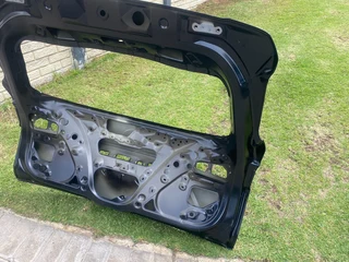 2024 TOYOTA COROLLA CROSS TAILGATE SHELL FOR SALE. IN EXCELLENT CONDITION