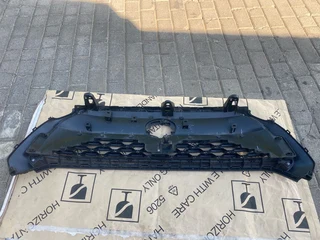 2024 TOYOTA COROLLA CROSS XS MAIN BUMPER GRILLE FOR SALE. IN PRISTINE CONDITION