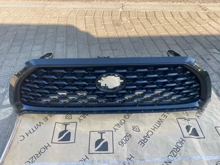 2024 TOYOTA COROLLA CROSS XS MAIN BUMPER GRILLE FOR SALE. IN PRISTINE CONDITION