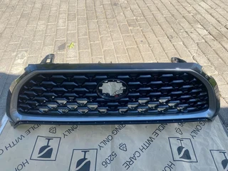 2024 Toyota Corolla Cross Hybrid Xr Radiator Grille For Sale. In Excellent Condition