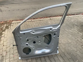 2021 AUDI Q3 RIGHT FRONT DOOR SHELL FOR SALE. IN EXCELLENT CONDITION