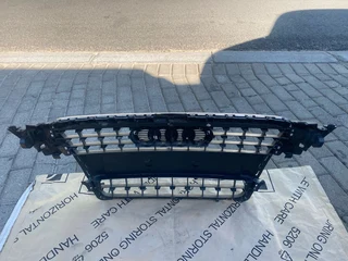 2014 AUDI A4 B8 RADIATOR GRILLE FOR SALE. IN EXCELLENT CONDITION
