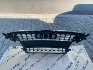 2014 AUDI A4 B8 RADIATOR GRILLE FOR SALE. IN EXCELLENT CONDITION
