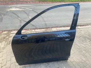 2013 Porsche Cayenne Left Front Door Shell For Sale. In Excellent Condition