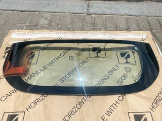 2024 Renault Kwid Rear Windscreen For Sale. In Pristine Condition