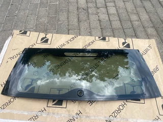 2017 Mini Countryman Cooper Rear Windscreen For Sale. In Pristine Condition