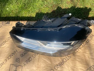 2018 AUDI Q5, SQ5 FULL XENON MATRIX HEADLIGHT LEFT SIDE FOR SALE. IN PRISTINE CONDITION