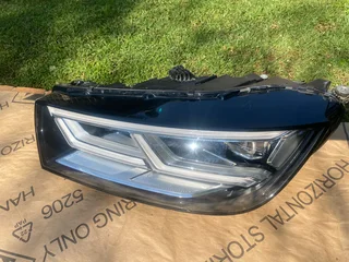 2018 AUDI Q5, SQ5 FULL XENON MATRIX HEADLIGHT LEFT SIDE FOR SALE. IN PRISTINE CONDITION