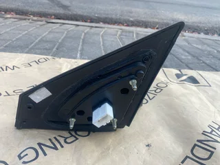 2019 HYUNDAI ELANTRA ELECTRONIC AUTO-FOLD DOOR MIRROR RIGHT SIDE FOR SALE. IN PRISTINE CONDITION