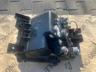 2025 TOYOTA URBAN CRUISER HEADLIGHT LEFT SIDE FOR SALE. IN PRISTINE CONDITION