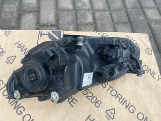 2019 VW UP LED HEADLIGHT RIGHT SIDE FOR SALE. IN EXCELLENT CONDITION