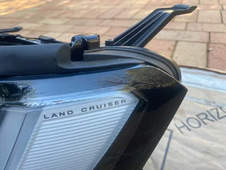 2023 TOYOTA LAND CRUISER 300 FULL LED HEADLIGHT LEFT SIDE FOR SALE. IN PRISTINE CONDITION