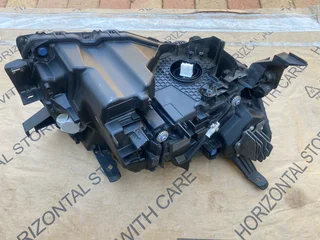 2023 TOYOTA LAND CRUISER 300 FULL LED HEADLIGHT LEFT SIDE FOR SALE. IN PRISTINE CONDITION