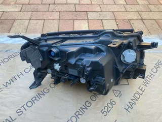 2023 TOYOTA LAND CRUISER 300 FULL LED HEADLIGHT LEFT SIDE FOR SALE. IN PRISTINE CONDITION