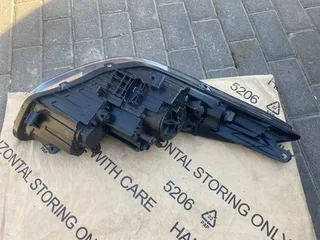 2015 HYUNDAI ELANTRA HEADLIGHT LEFT SIDE FOR SALE. OEM IN PRISTINE CONDITION