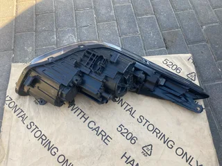 2015 HYUNDAI ELANTRA HEADLIGHT LEFT SIDE FOR SALE. OEM IN PRISTINE CONDITION