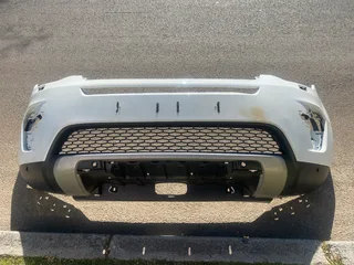 2016 Land Rover Discovery 5 Sport Front Bumper For Sale. In Pristine Condition