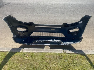 2016 LAND ROVER DISCOVERY 5 SPORT FRONT BUMPER FOR SALE. IN PRISTINE CONDITION