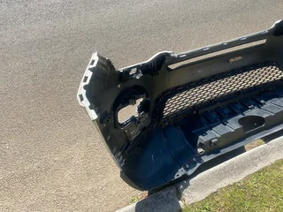 2016 LAND ROVER DISCOVERY 5 SPORT FRONT BUMPER FOR SALE. IN PRISTINE CONDITION