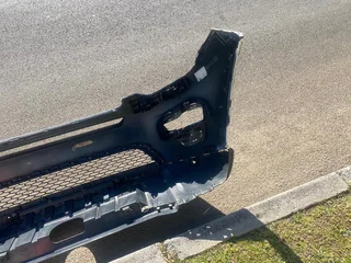 2016 LAND ROVER DISCOVERY 5 SPORT FRONT BUMPER FOR SALE. IN PRISTINE CONDITION