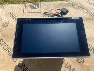 2018 TOYOTA HILUX GD-6 TOUCH SCREEN RADIO FOR SALE. IN PRISTINE CONDITION