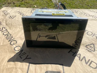 2018 TOYOTA HILUX GD-6 TOUCH SCREEN RADIO FOR SALE. IN PRISTINE CONDITION