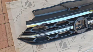 2024 VW T-ROC R-LINE RADIATOR GRILLE FOR SALE. IN PRISTINE CONDITION