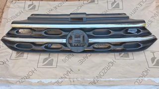 2024 VW T-ROC R-LINE RADIATOR GRILLE FOR SALE. IN PRISTINE CONDITION