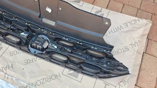 2024 VW T-ROC R-LINE RADIATOR GRILLE FOR SALE. IN PRISTINE CONDITION