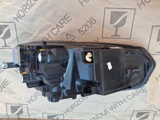 2024 VW TAIGO IQ LED HEADLIGHT LEFT SIDE FOR SALE. IN EXCELLENT CONDITION