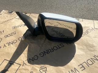 2013 Suzuki Vitara Electronic Door Mirror Right Side For Sale. In Pristine Condition