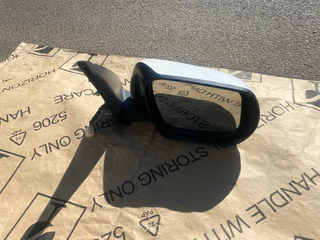 2013 SUZUKI VITARA ELECTRONIC DOOR MIRROR RIGHT SIDE FOR SALE. IN PRISTINE CONDITION