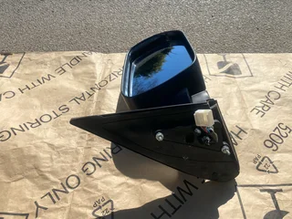2013 SUZUKI VITARA ELECTRONIC DOOR MIRROR RIGHT SIDE FOR SALE. IN PRISTINE CONDITION